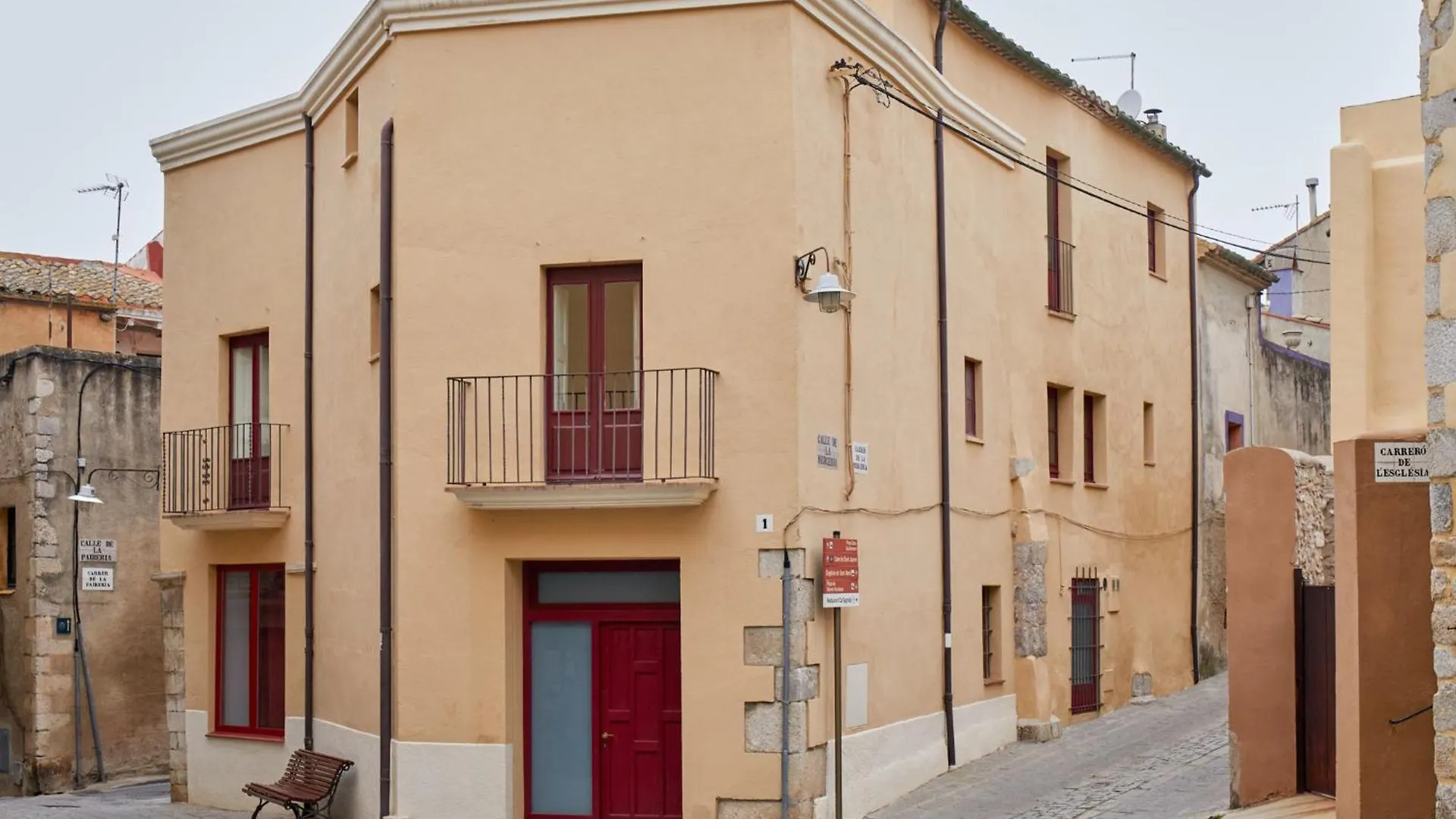 Loft Con Encanto En El Corazon Historico De Peralada Espagne
